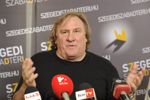 Tetszik Gérard Depardieu-nek a Szegedi Szabadtéri Játékok Háry Jánosa! Jegyek itt!