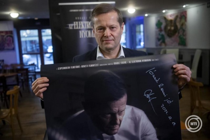 A legjobb dokumentumfilm díját nyerte el Krakkóban a Krausz Ferencet bemutató alkotás