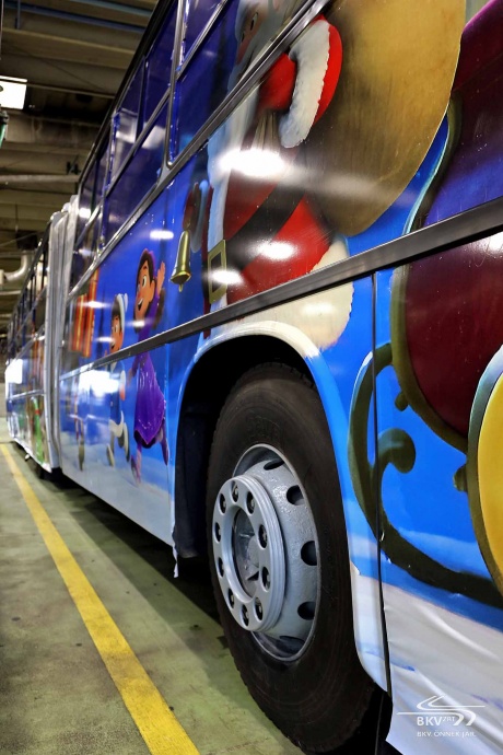 Elindult Budapesten a Mikulásbusz!