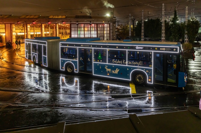 Fénybuszok járnak 2023-ban Budapesten - Menetrend itt!