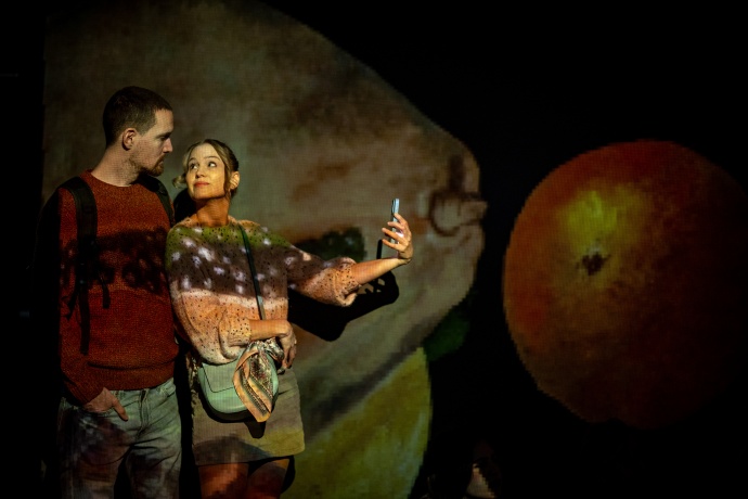 Frida Kahlo immerzív kiállítás nyílt Budapesten a Lumiere Hallban!