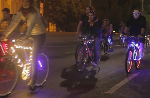 Light Ride Budapest 2015 - Éjszakai fénybiciklis felvonulás Budapesten!