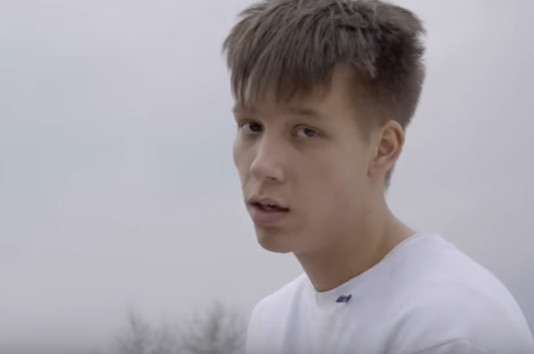 MANUEL - Mint egy filmben - Videó és dalszöveg itt!