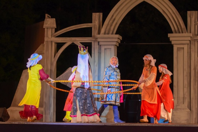 Sárkányszív musical Simonpusztán a Szőcs Géza Lovaskultúra Központban - Jegyek és szereplők itt!