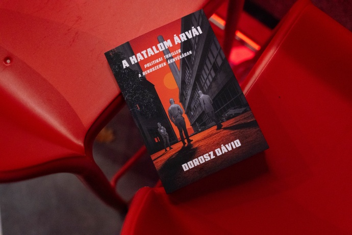 Színházi előadás készül Dorosz Dávid A hatalom árvái című regényéből