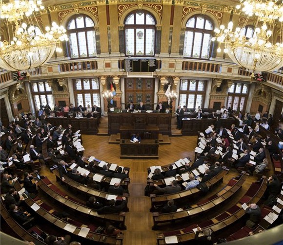 Tarlós: a következő ülésen újratárgyalják a színházigazgatói prémium kifizetését